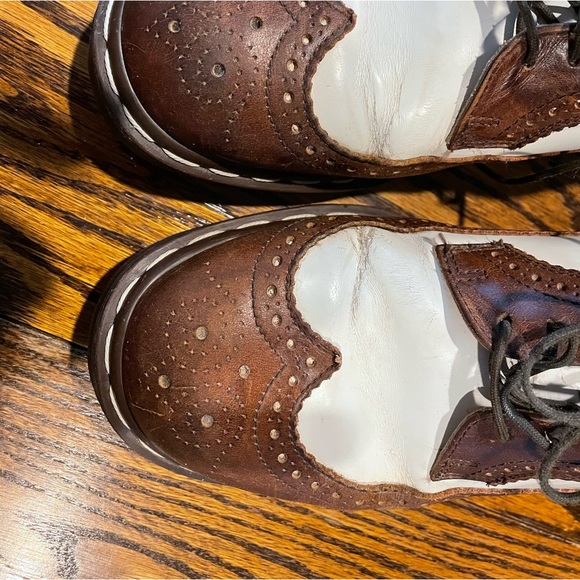 Vintage original Dr.Martens men’s wing tip style shoes. - Picture 12 of 13
